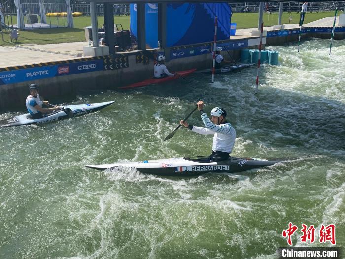 全球首创四项目国际皮划艇赛事杭州开赛
