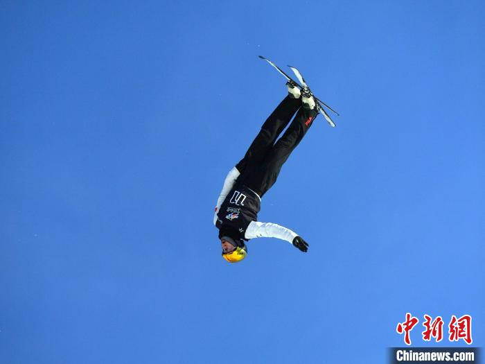 徐梦桃逆转夺冠 李天马首夺分站赛冠军 中国自由