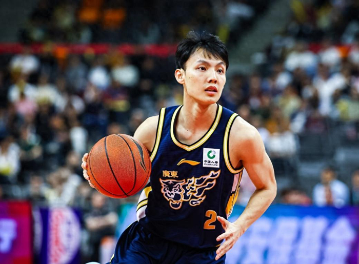 广东男篮主场不敌福建队 奎因砍下31分引领逆转